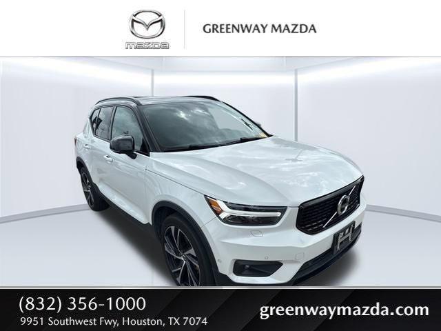 2022 Volvo XC40