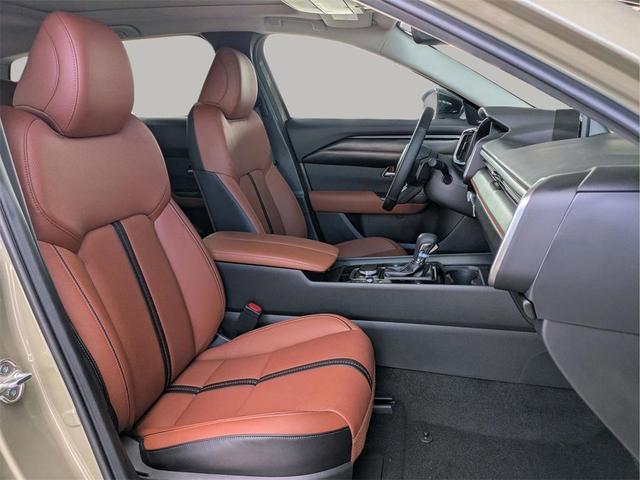 Photo of 2025 Zircon Sand Metallic Mazda CX-50