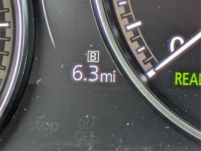 Photo of 2025 wind chill pearl Mazda CX-50 Hybrid