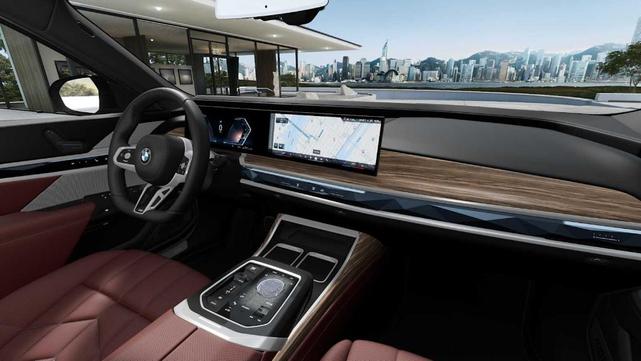 Photo of 2025 Black Sapphire Metallic BMW 740
