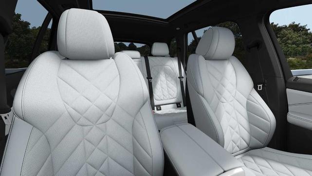 Photo of 2026 Black Sapphire Metallic BMW X5
