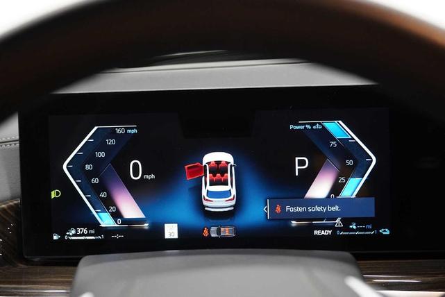 Photo of 2025 Alpine White BMW X5 PHEV