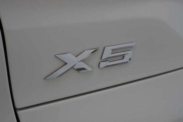 Photo of 2025 Alpine White BMW X5 PHEV