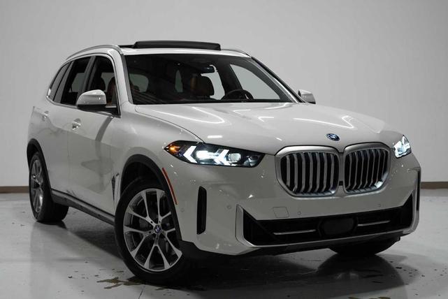 Photo of 2025 Alpine White BMW X5 PHEV