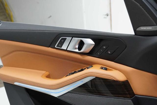 Photo of 2025 Alpine White BMW X5 PHEV