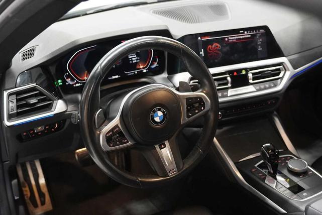 Photo of 2023 Mineral White Metallic BMW 430