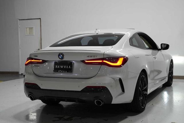 Photo of 2023 Mineral White Metallic BMW 430