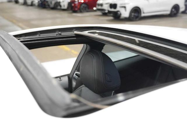 Photo of 2023 Mineral White Metallic BMW 430