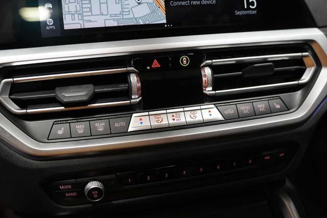 Photo of 2023 Mineral White Metallic BMW 430