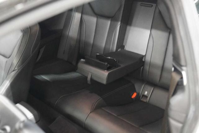 Photo of 2023 Mineral White Metallic BMW 430