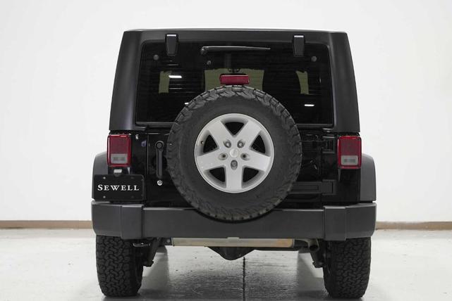 Photo of 2017 Black Clearcoat Jeep Wrangler