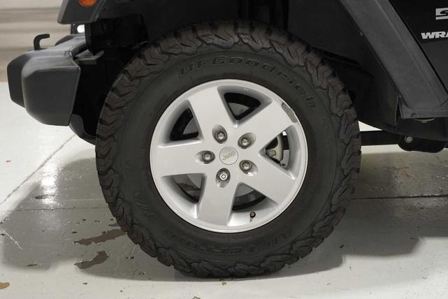 Photo of 2017 Black Clearcoat Jeep Wrangler