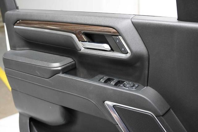 Photo of 2024 Summit White Chevrolet Silverado 2500
