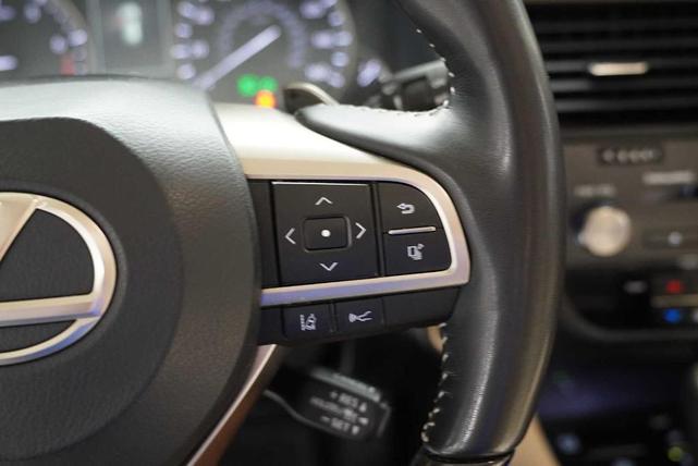 Photo of 2022 Eminent White Pearl Lexus RX 350L