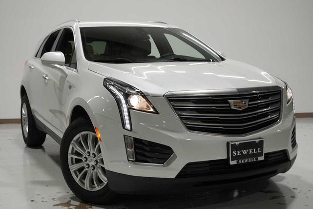 Photo of 2018 Crystal White Tri-Coat Cadillac XT5