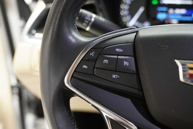 Photo of 2018 Crystal White Tri-Coat Cadillac XT5
