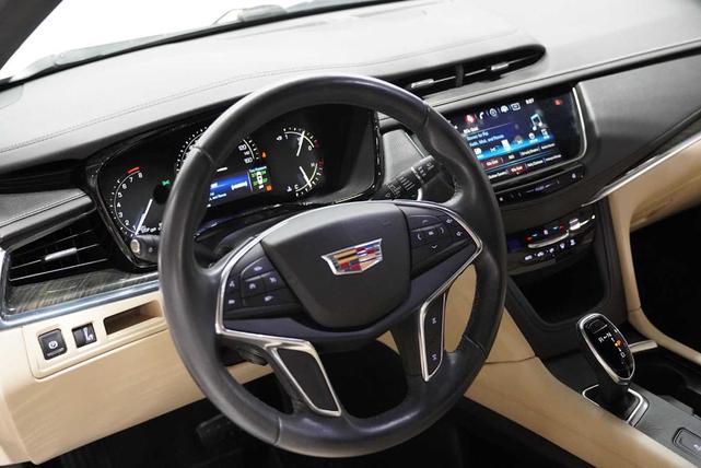 Photo of 2018 Crystal White Tri-Coat Cadillac XT5