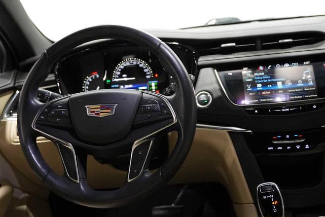 Photo of 2018 Crystal White Tri-Coat Cadillac XT5