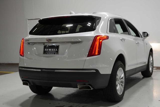 Photo of 2018 Crystal White Tri-Coat Cadillac XT5