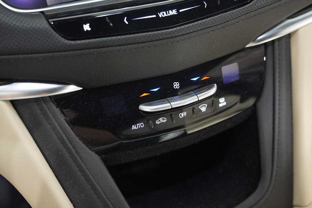 Photo of 2018 Crystal White Tri-Coat Cadillac XT5