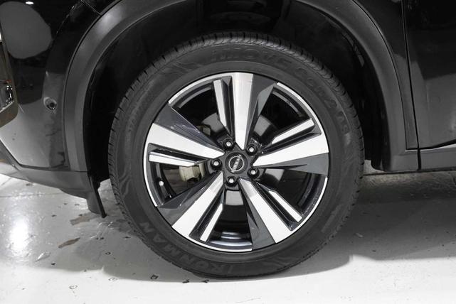 Photo of 2023 Black Nissan Rogue