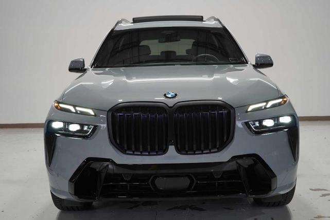 Photo of 2024 Gray Metallic BMW X7
