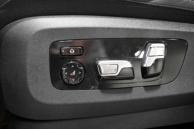 Photo of 2024 Gray Metallic BMW X7