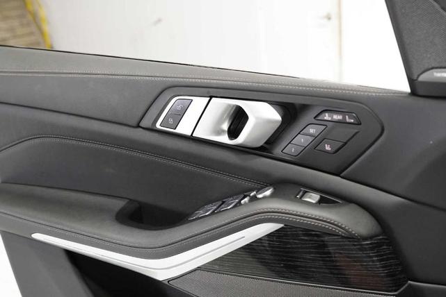 Photo of 2024 Gray Metallic BMW X7