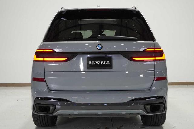 Photo of 2024 Gray Metallic BMW X7