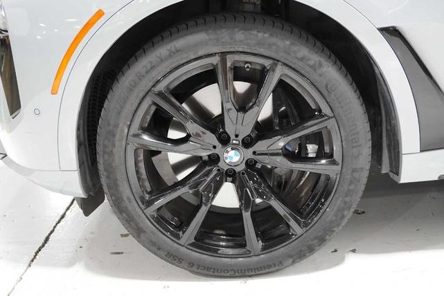 Photo of 2024 Gray Metallic BMW X7