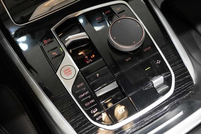 Photo of 2024 Gray Metallic BMW X7