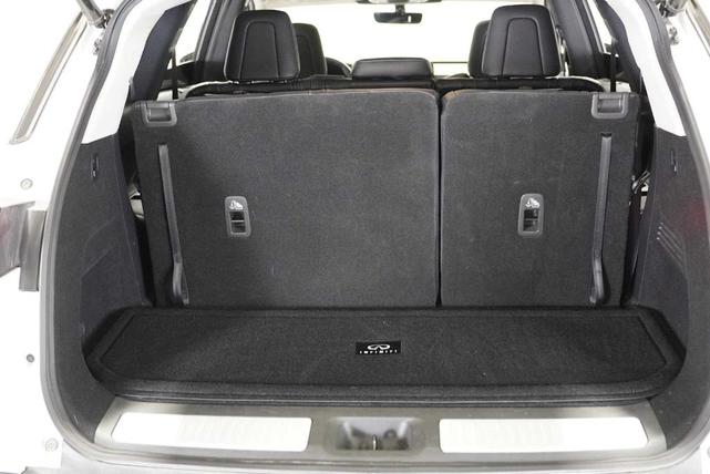 Photo of 2023 Majestic White INFINITI QX60