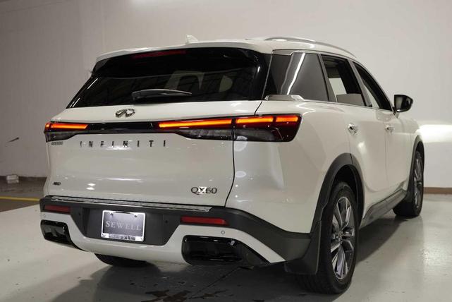 Photo of 2023 Majestic White INFINITI QX60