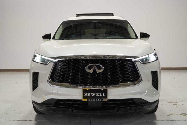Photo of 2023 Majestic White INFINITI QX60