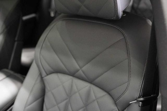 Photo of 2026 Alpine White BMW X6