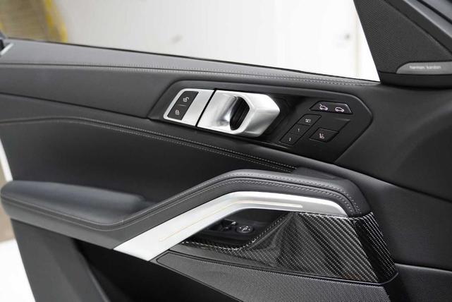 Photo of 2026 Alpine White BMW X6