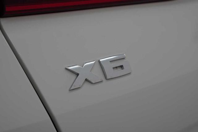 Photo of 2026 Alpine White BMW X6