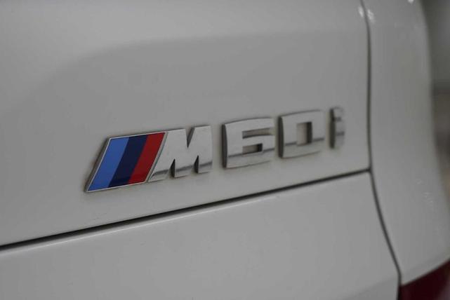 Photo of 2024 Mineral White Metallic BMW X5
