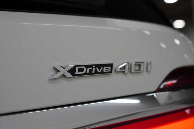 Photo of 2021 Alpine White BMW X7