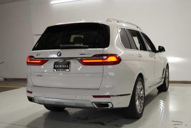 Photo of 2021 Alpine White BMW X7