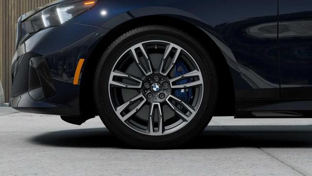 Photo of 2026 Carbon Black Metallic BMW 540