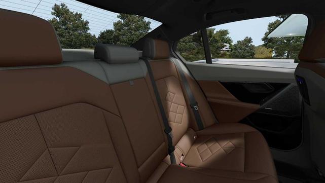 Photo of 2026 Carbon Black Metallic BMW 540