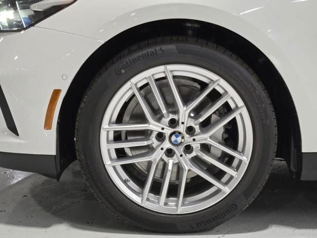 Photo of 2025 Alpine White BMW 530