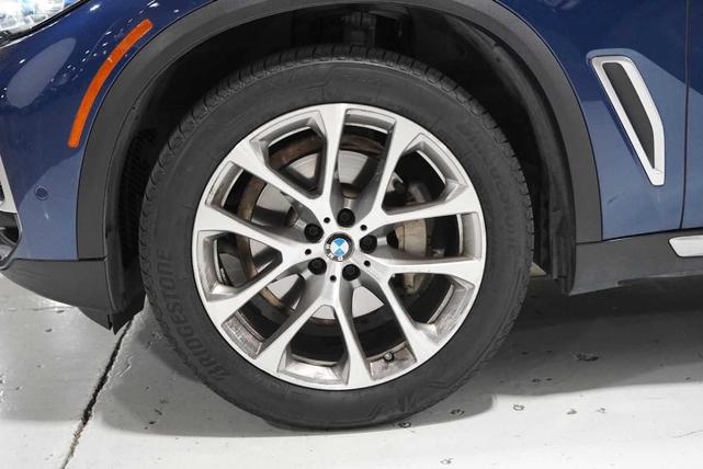 Photo of 2022 Phytonic Blue Metallic BMW X5