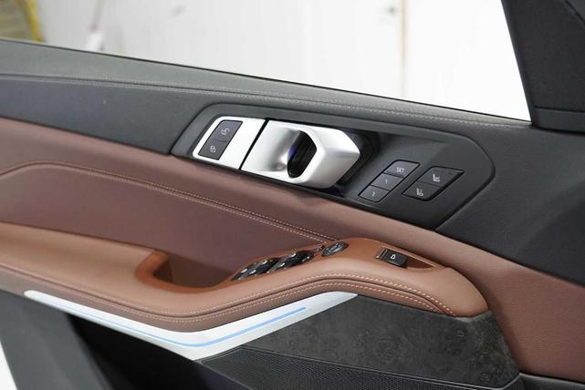 Photo of 2022 Phytonic Blue Metallic BMW X5