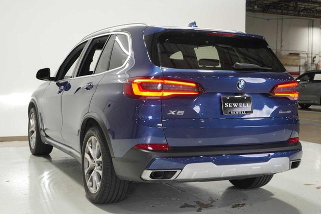 Photo of 2022 Phytonic Blue Metallic BMW X5