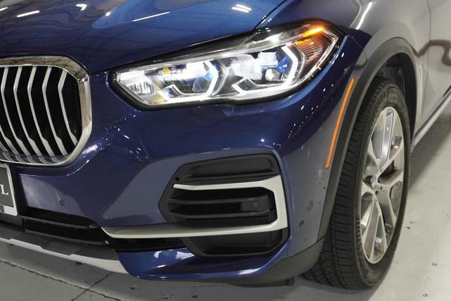 Photo of 2022 Phytonic Blue Metallic BMW X5