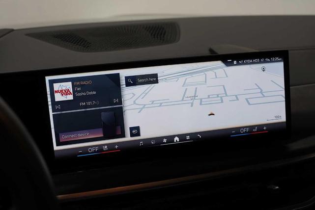 Photo of 2025 Black Sapphire Metallic BMW X7