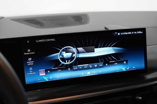 Photo of 2025 Black Sapphire Metallic BMW X7