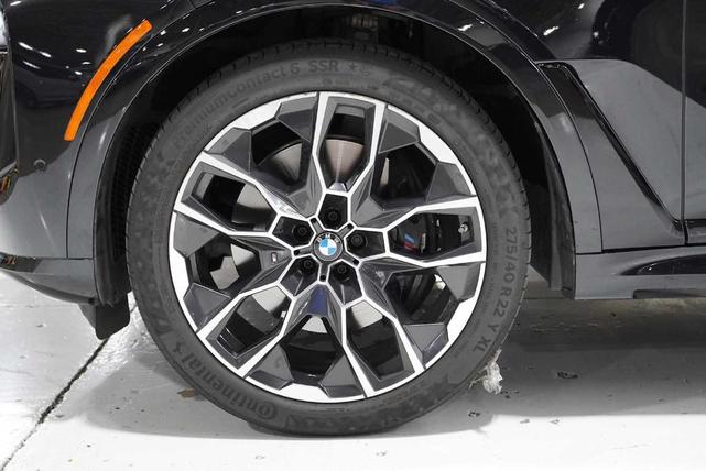 Photo of 2025 Black Sapphire Metallic BMW X7